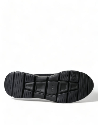 Sleek Low Top Leather Sneakers in Timeless Black