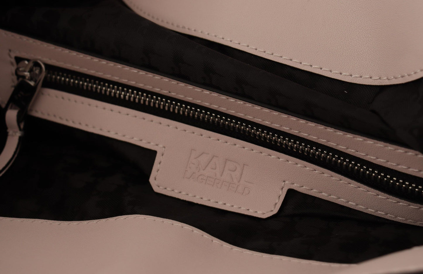 Elegant Mauve Chalk Leather Shoulder Bag