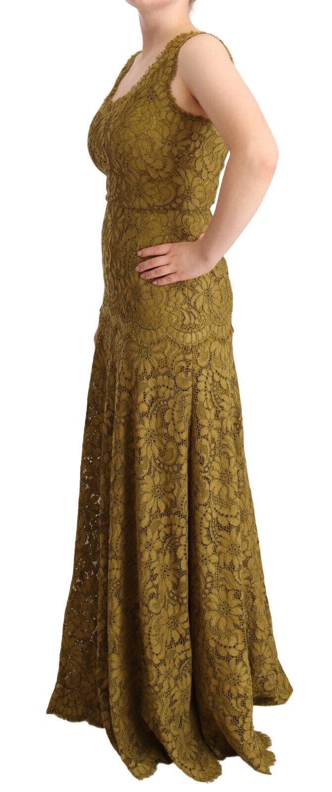 Elegant Lace Floor-Length Sleeveless Gown